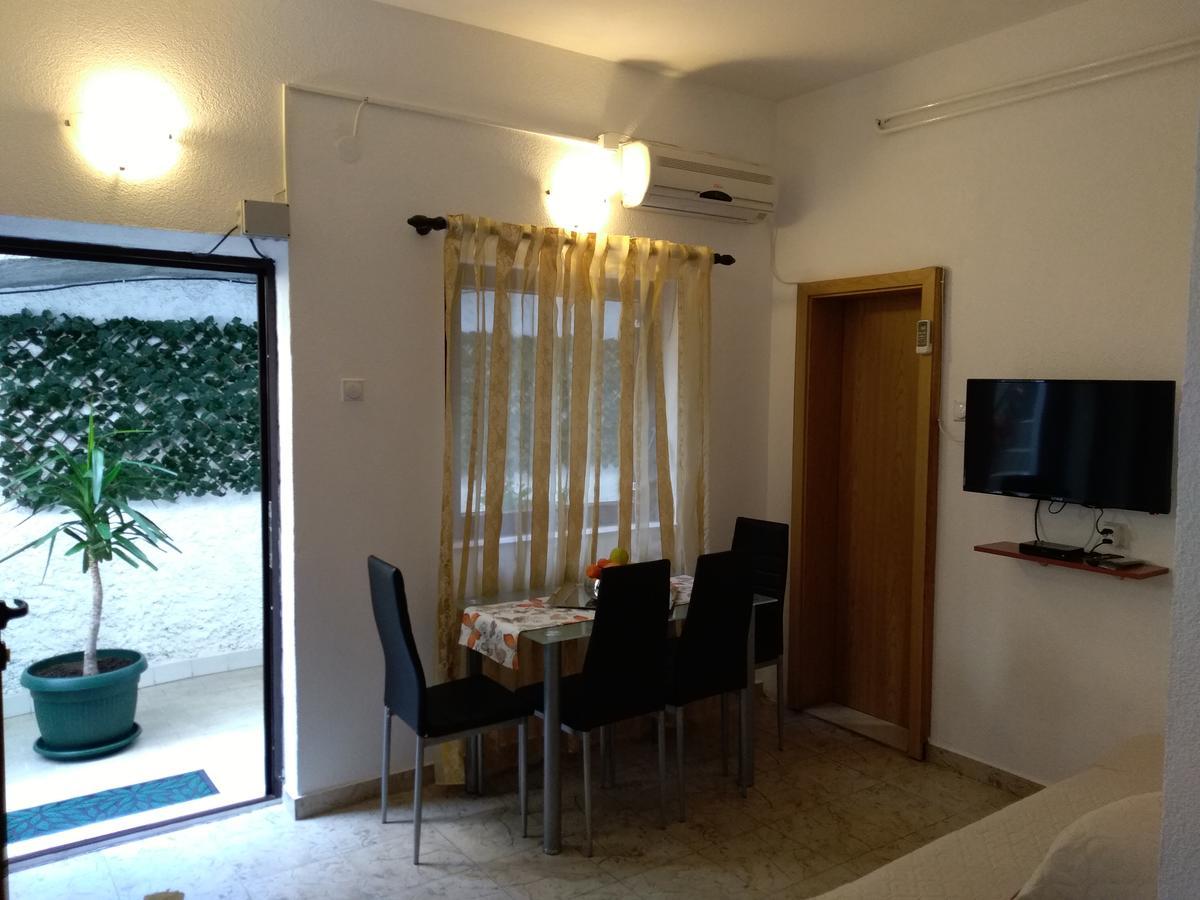 Guest House Villa Castio Petrovac Exteriér fotografie