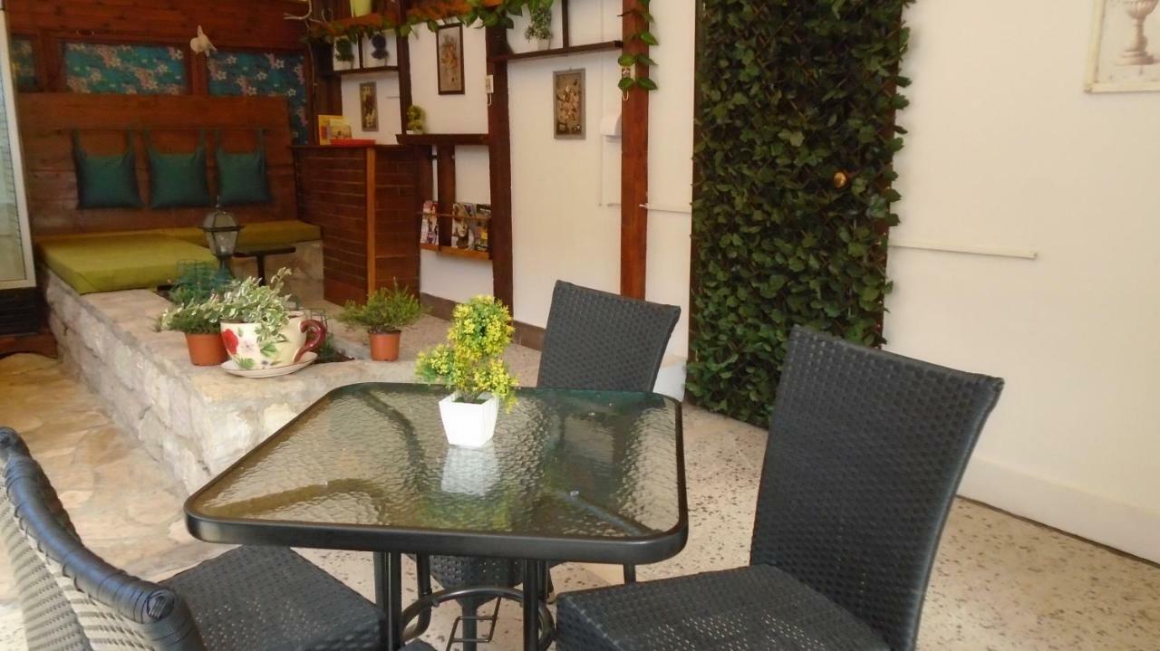 Guest House Villa Castio Petrovac Exteriér fotografie